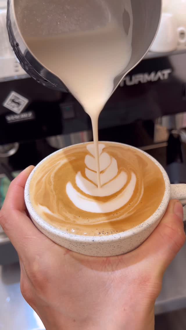 Todos los LUNES 2x1 en  Café